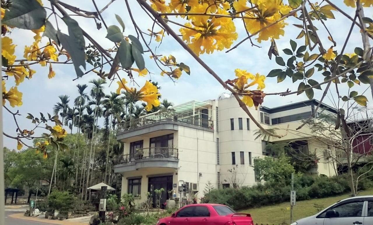 Sun Moon Talk Apartment หยูฉี ภายนอก รูปภาพ
